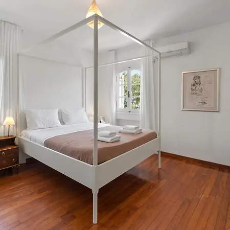 בית נופש Gialia Beach House With Bbq, 50M From The Sea Ándros