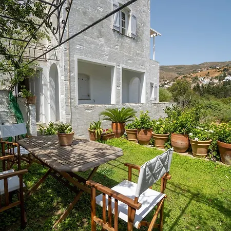 בית נופש Gialia Beach House With Bbq, 50M From The Sea Ándros