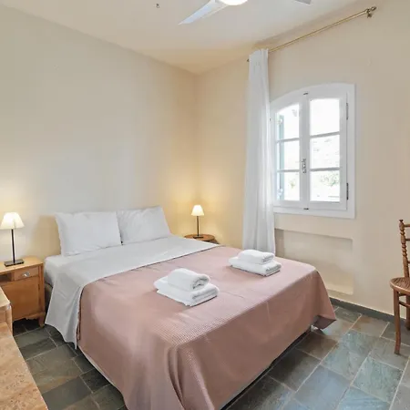 Gialia Beach House With Bbq, 50M From The Sea *